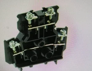 Idec BNDH 15W Din Rail 10A 600V 2mm² 4Wire Screw Clamp Terminal Block