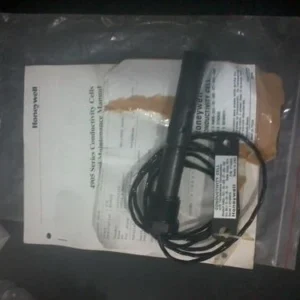HoneyWell 04905 P No 31743825 Conductivity Cell Sensor Transducer Transmitter
